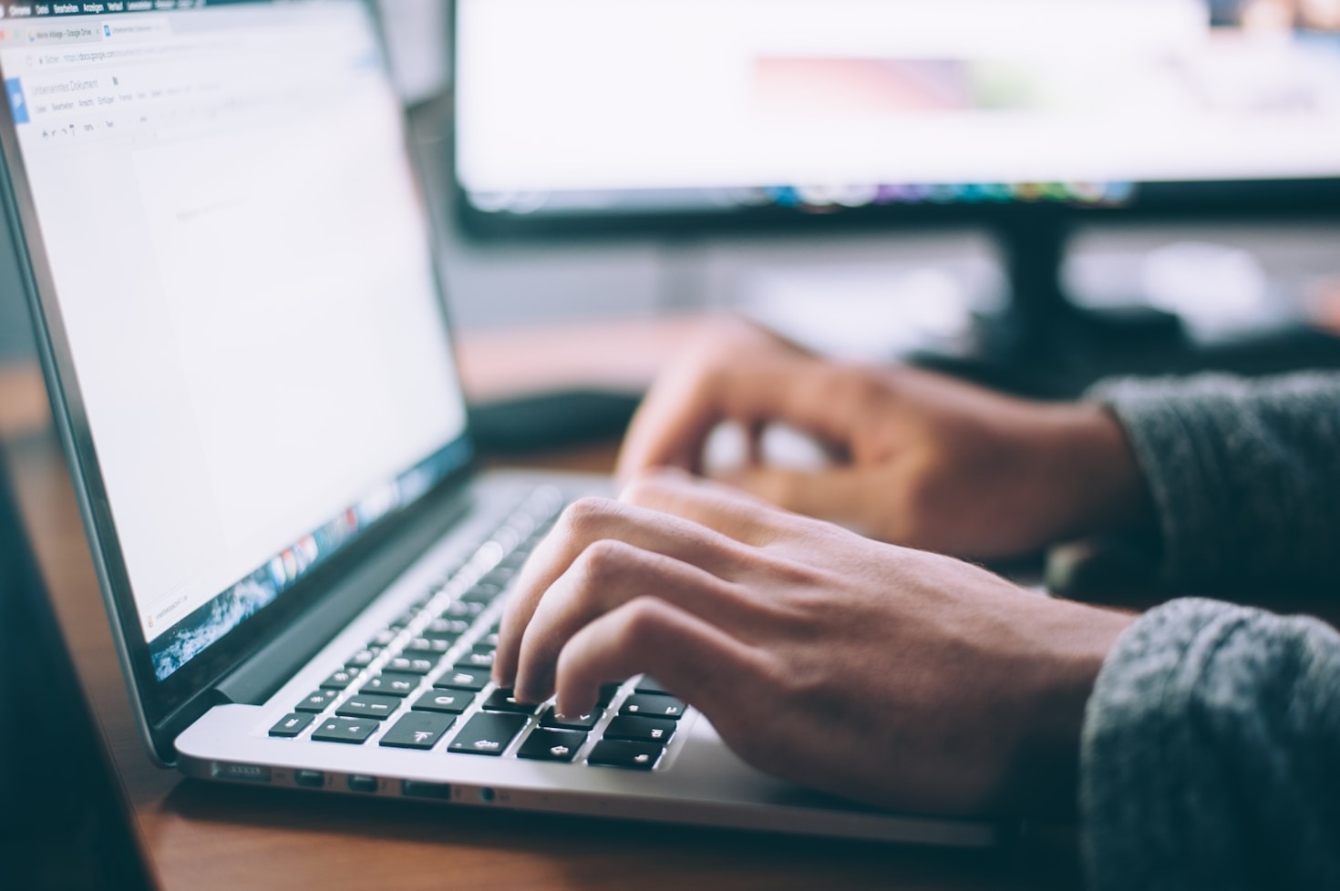 Como descomplicar a hospedagem de sites com a Ajuda Vitor